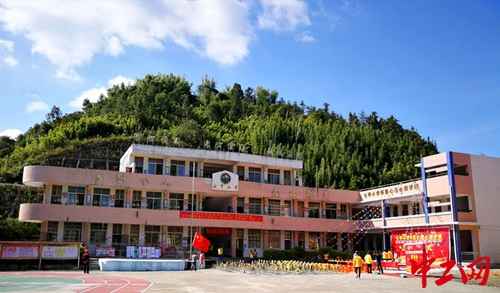 奥仁格管道：肇庆热浸塑涂塑钢管批发，助力怀集七甲村脱贫攻坚战