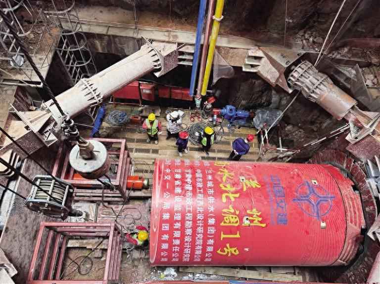 甘肃热浸涂塑钢管定做 兰州市穿黄供水“生命线”顶管工程开建