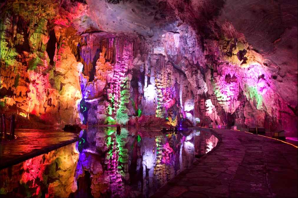 汕昆高速公路全解析：奥仁格管道助力东西向交通大动脉