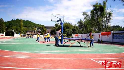 肇庆热浸塑涂塑钢管批发 怀集七甲村脱贫攻坚 中铁广州局彰显担当