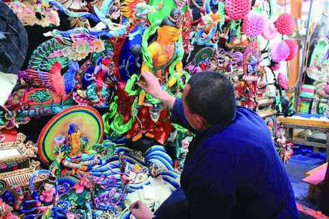 探秘酥油花：冰点盛开的艺术奇迹