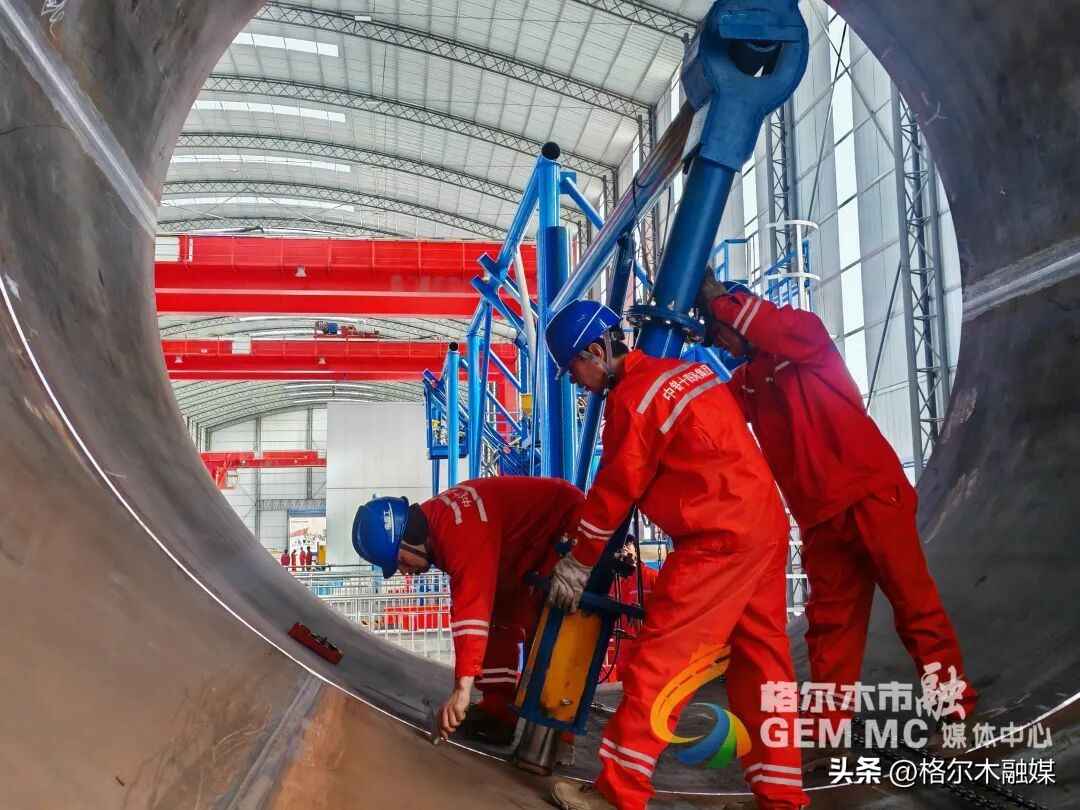 格尔木电力管新突破：南山口抽水蓄能电站压力钢管成功下线