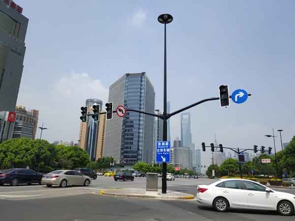 电力入地管设备新突破：浦东首例架空线入地工程高效竣工